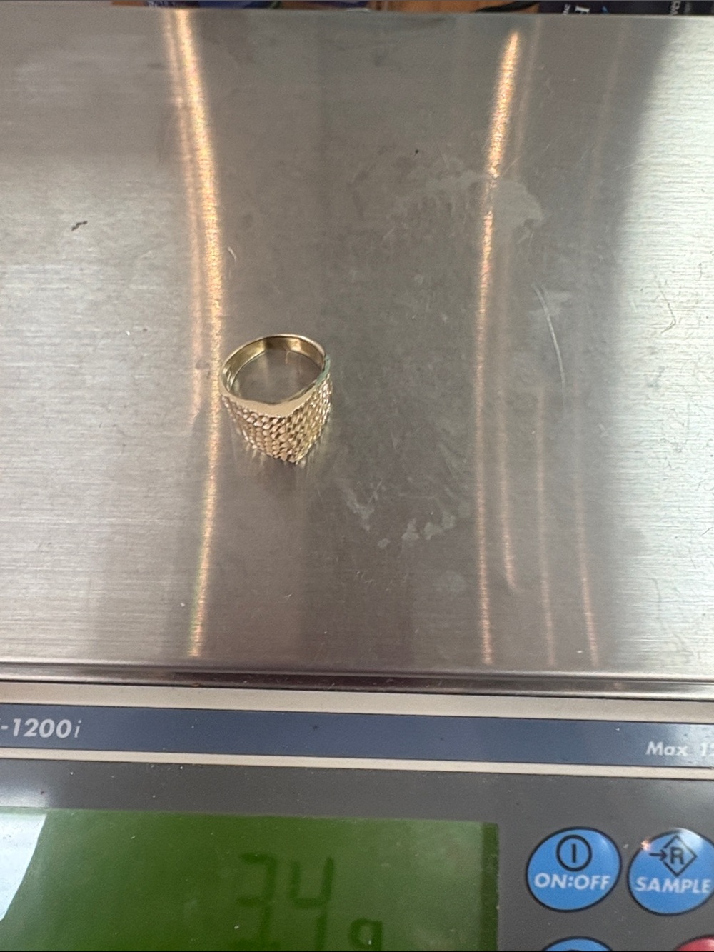 14k solid gold ring 1.5 grams - Picture 3 of 4